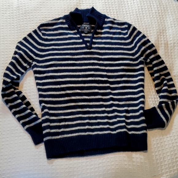 American Eagle Outfitters Other - A.E. 🦅 Soft Navy blue & light grey sweater
